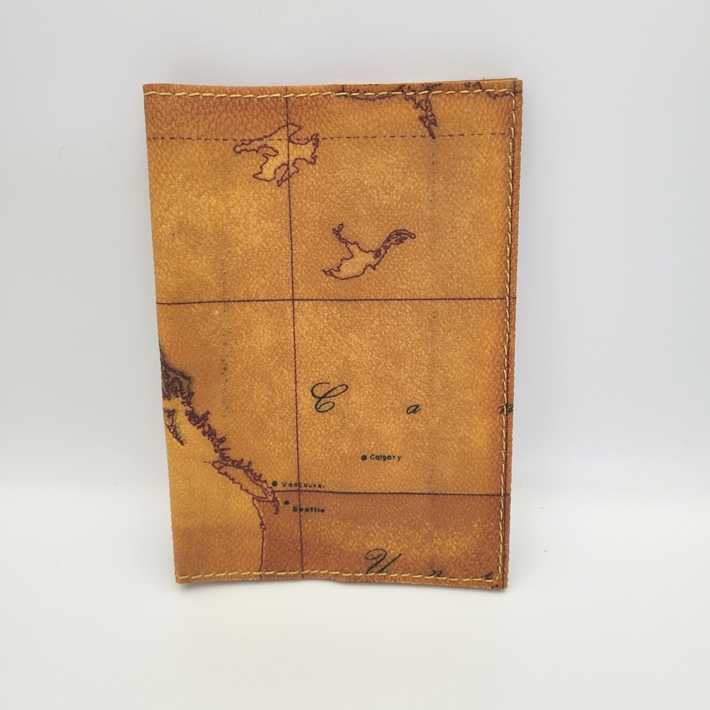 Alviero Martini 1A Classe Geo Classic Map Passport Cover Italy 9414 Tan Brown